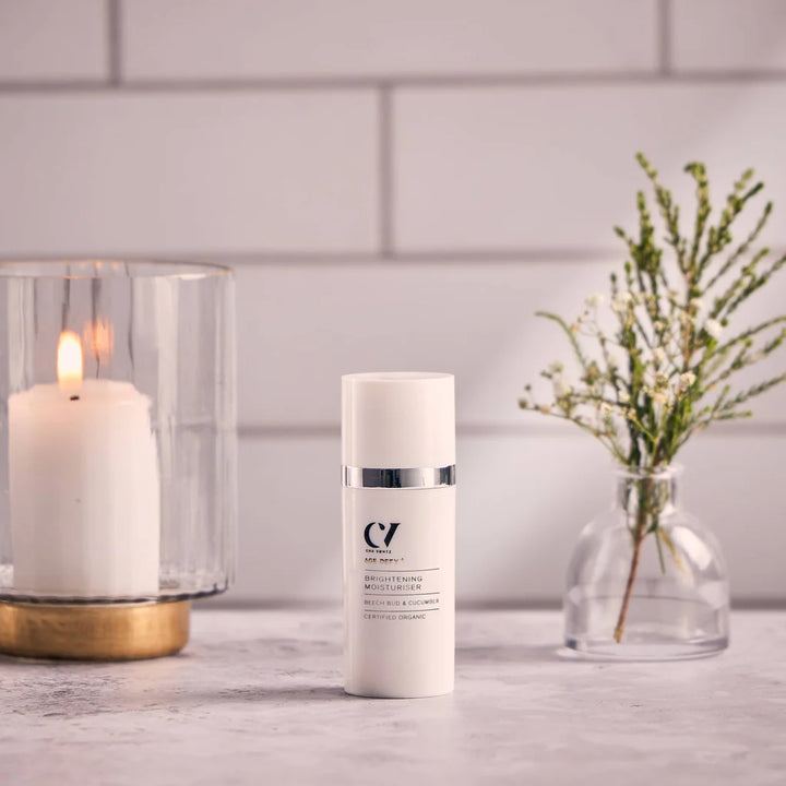 GREEN PEOPLE AGE DEFY+ Brightening Moisturiser - 30ML